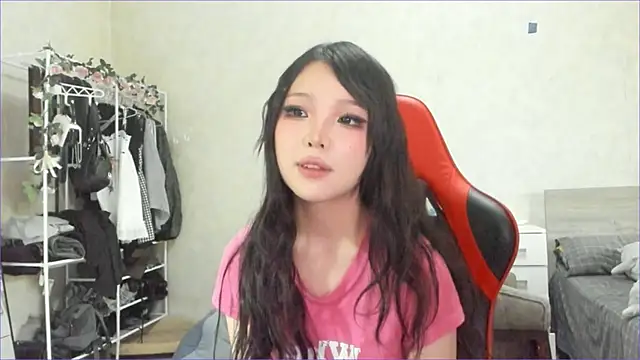 Snapshot of wastforu chatting on 06/27/26, 12:10 wastforu online show from 06/27/26, 12:10