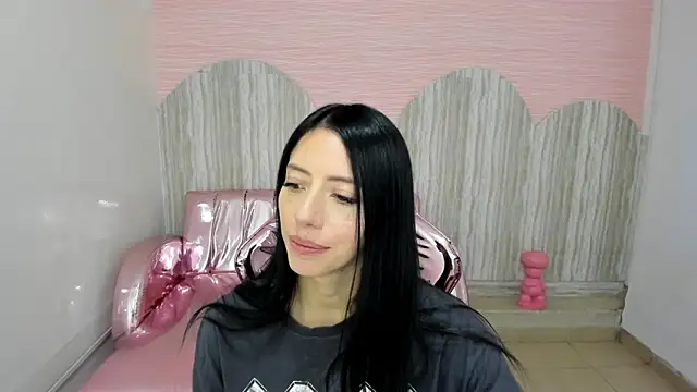 Snapshot of jess_1a chatting on 12/20/24, 03:00 jess 1a online show from 12/20/24, 03:00