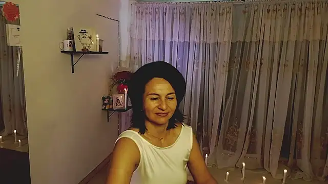 lollita 23  online show from 10/18/25, 08:42