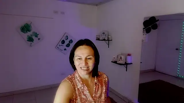 lollita 23  online show from 11/17/25, 08:58