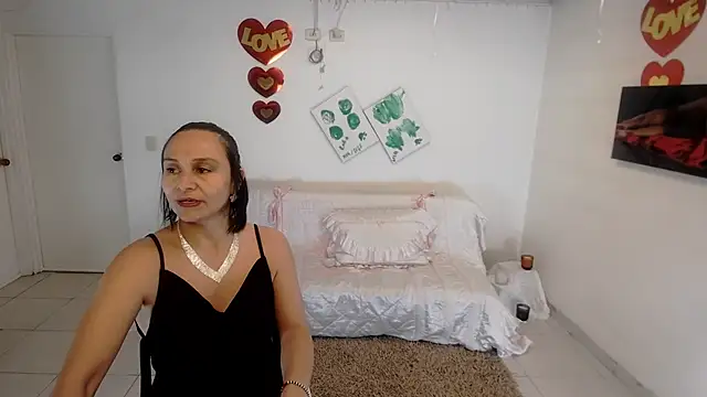 lollita 23  online show from 04/30/26, 06:58