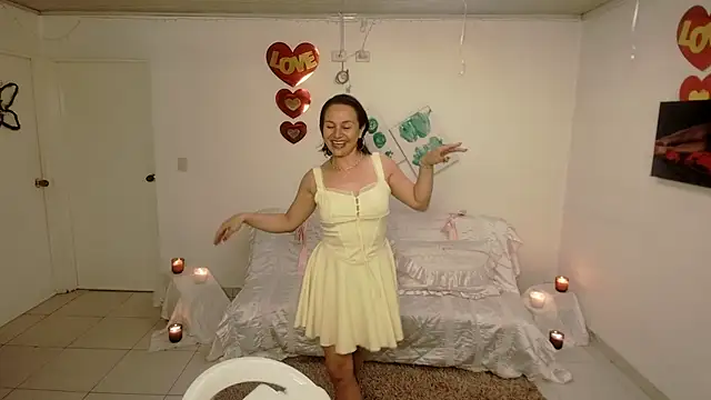 lollita 23  online show from 05/01/26, 08:24
