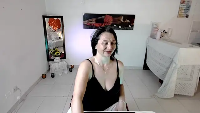 lollita 23  online show from 06/15/26, 07:05
