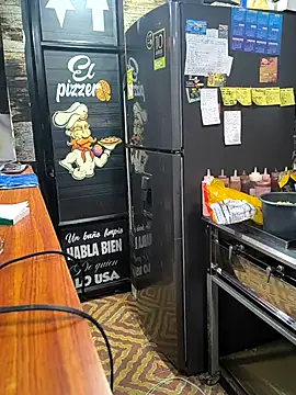 Snapshot of jennstudio93 chatting on 11/04/25, 07:18 jennstudio93 online show from 11/04/25, 07:18