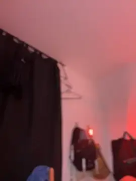 JulianaCastillo online show from 12/05/25, 10:46