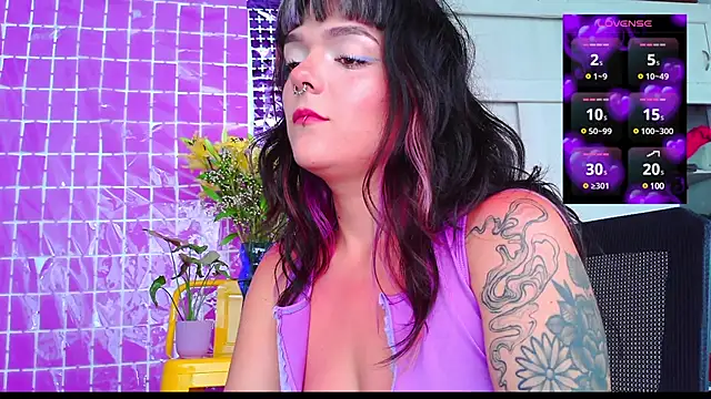 Snapshot of purple_em69 chatting on 02/25/25, 06:20 purple em69 online show from 02/25/25, 06:20