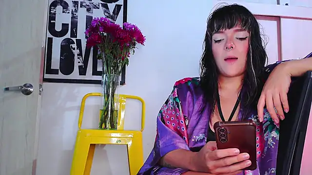 purple em69 online show from 11/21/25, 05:50