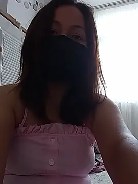 Snapshot of Aylayner chatting on 06/17/26, 12:18 Aylayner online show from 06/17/26, 12:18