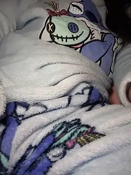 Snapshot of rossana99_ chatting on 02/02/25, 10:17 rossana99 online show from 02/02/25, 10:17