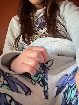 Snapshot of rossana99_ chatting on 11/08/25, 11:21 rossana99 online show from 11/08/25, 11:21