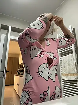 Megan Ros online show from 11/13/25, 04:55