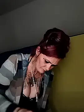 Snapshot of renegade_vyxxen chatting on 01/18/26, 07:01 renegade vyxxen online show from 01/18/26, 07:01