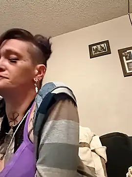 Snapshot of renegade_vyxxen chatting on 02/03/26, 02:53 renegade vyxxen online show from 02/03/26, 02:53