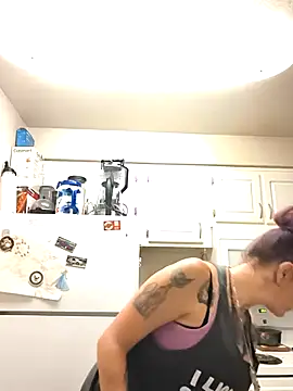 Snapshot of renegade_vyxxen chatting on 02/23/26, 03:59 renegade vyxxen online show from 02/23/26, 03:59