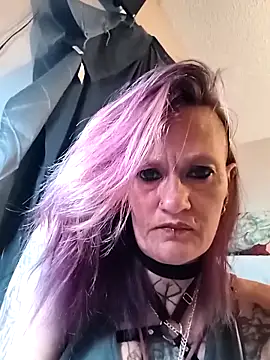 Snapshot of renegade_vyxxen chatting on 03/04/26, 05:13 renegade vyxxen online show from 03/04/26, 05:13