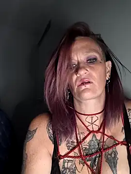 Snapshot of renegade_vyxxen chatting on 03/06/26, 12:23 renegade vyxxen online show from 03/06/26, 12:23