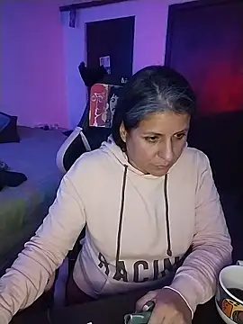 LucifernandaSw online show from 05/20/26, 04:40