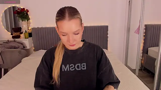CassieRayss online show from 06/14/26, 12:07