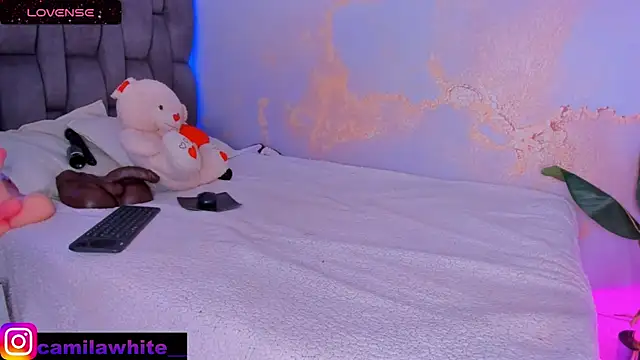 camilawhite   online show from 02/23/25, 09:05