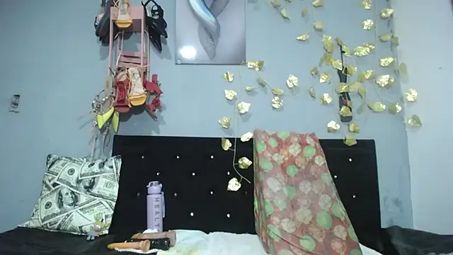 Snapshot of thalia_tits chatting on 02/22/26, 02:48 thalia tits online show from 02/22/26, 02:48