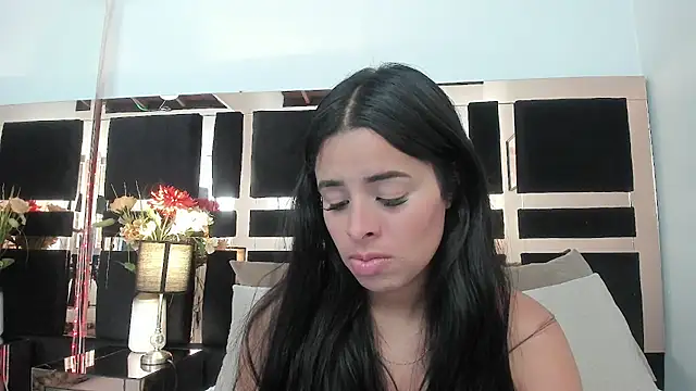 emma castilloo online show from 04/13/26, 10:48