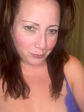 Snapshot of xsexycurvymilf chatting on 12/04/24, 07:23 xsexycurvymilf online show from 12/04/24, 07:23