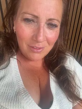 xsexycurvymilf online show from 06/17/26, 02:07