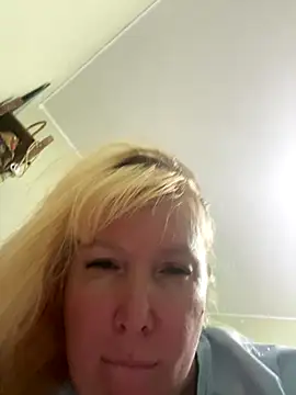 EmmaInLove23 online show from 11/09/25, 02:15