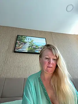 EmmaInLove23 online show from 06/07/26, 01:54