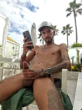 Snapshot of Themadhatter90 chatting on 03/11/25, 03:45 Themadhatter90 online show from 03/11/25, 03:45