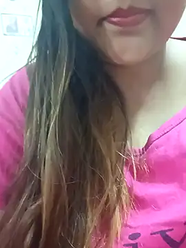 Snapshot of _Redwine_ chatting on 02/13/25, 05:54  Redwine  online show from 02/13/25, 05:54