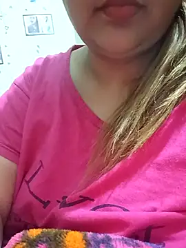 Snapshot of _Redwine_ chatting on 03/08/25, 06:26  Redwine  online show from 03/08/25, 06:26