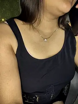 Snapshot of _Redwine_ chatting on 03/22/25, 09:13  Redwine  online show from 03/22/25, 09:13