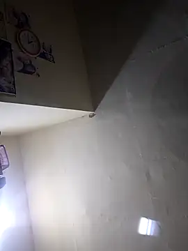 Snapshot of _Redwine_ chatting on 09/17/25, 05:14  Redwine  online show from 09/17/25, 05:14