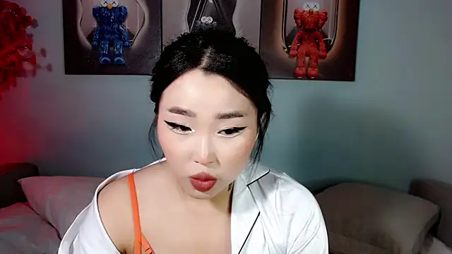 Snapshot of ichiben chatting on 12/27/24, 10:34 ichiben online show from 12/27/24, 10:34