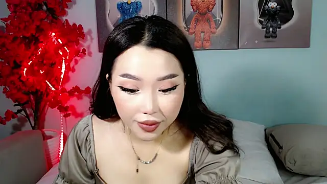 Snapshot of ichiben chatting on 10/05/25, 10:40 ichiben online show from 10/05/25, 10:40