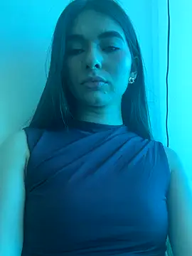 Snapshot of Coralinee_01 chatting on 11/21/25, 03:11 Coralinee 01 online show from 11/21/25, 03:11