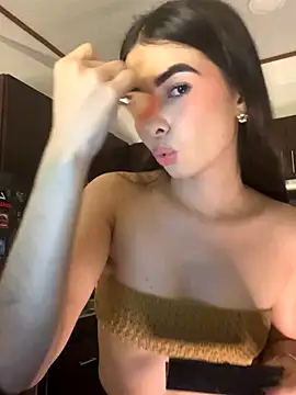 Snapshot of Coralinee_01 chatting on 11/25/25, 12:32 Coralinee 01 online show from 11/25/25, 12:32