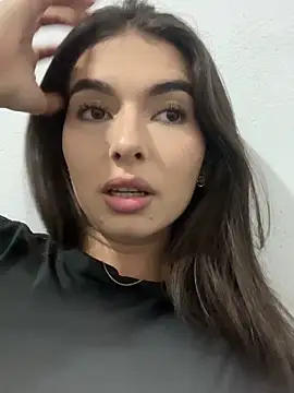 Snapshot of Coralinee_01 chatting on 02/21/26, 01:28 Coralinee 01 online show from 02/21/26, 01:28