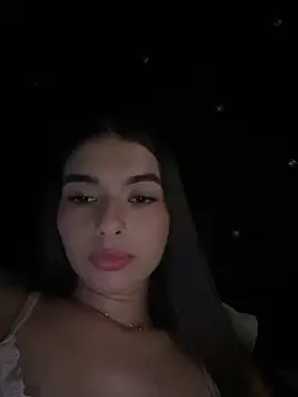 Snapshot of Coralinee_01 chatting on 04/26/26, 10:29 Coralinee 01 online show from 04/26/26, 10:29