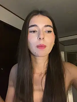 Snapshot of Coralinee_01 chatting on 05/27/26, 01:57 Coralinee 01 online show from 05/27/26, 01:57