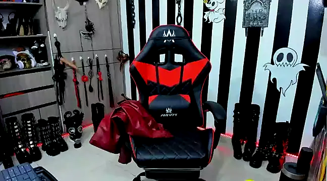 Snapshot of daven56 chatting on 12/05/24, 03:06 daven56 online show from 12/05/24, 03:06