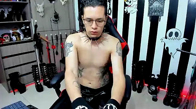 Snapshot of daven56 chatting on 12/09/24, 01:55 daven56 online show from 12/09/24, 01:55