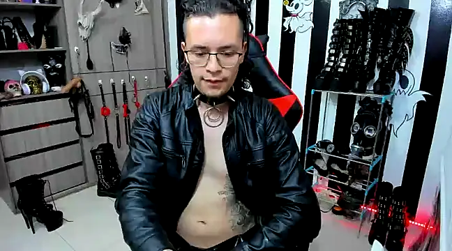 Snapshot of daven56 chatting on 01/20/25, 03:39 daven56 online show from 01/20/25, 03:39