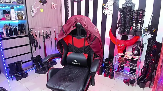 Snapshot of daven56 chatting on 09/20/25, 01:45 daven56 online show from 09/20/25, 01:45