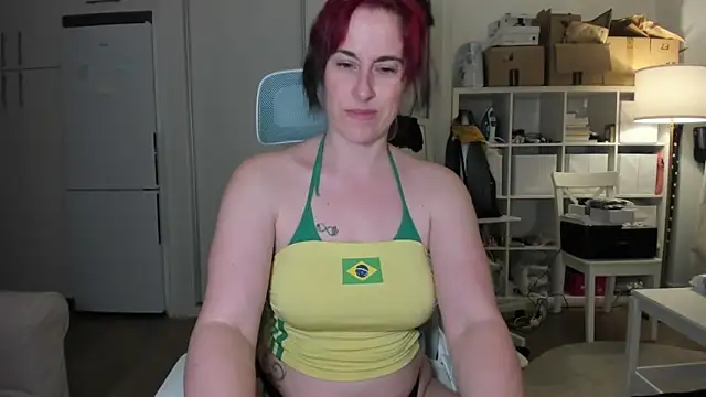 Snapshot of emmita69_ chatting on 06/05/26, 03:57 emmita69 online show from 06/05/26, 03:57
