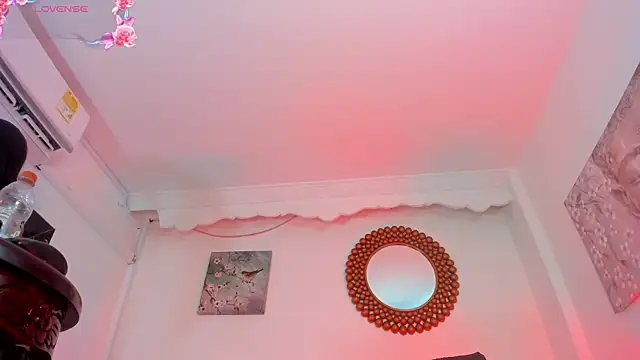 Karoline Marin online show from 12/24/24, 02:01