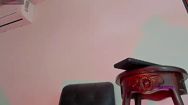 Karoline Marin online show from 01/21/25, 09:25