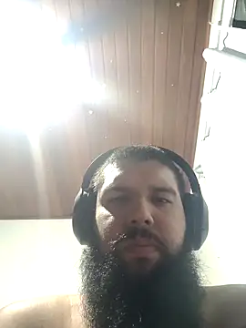 Snapshot of Luksmen chatting on 03/11/26, 12:16 Luksmen online show from 03/11/26, 12:16