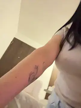 Snapshot of PetitLumiere chatting on 01/13/25, 05:12 PetitLumiere online show from 01/13/25, 05:12